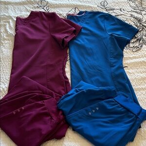 Excellent condition jogger scrub sets